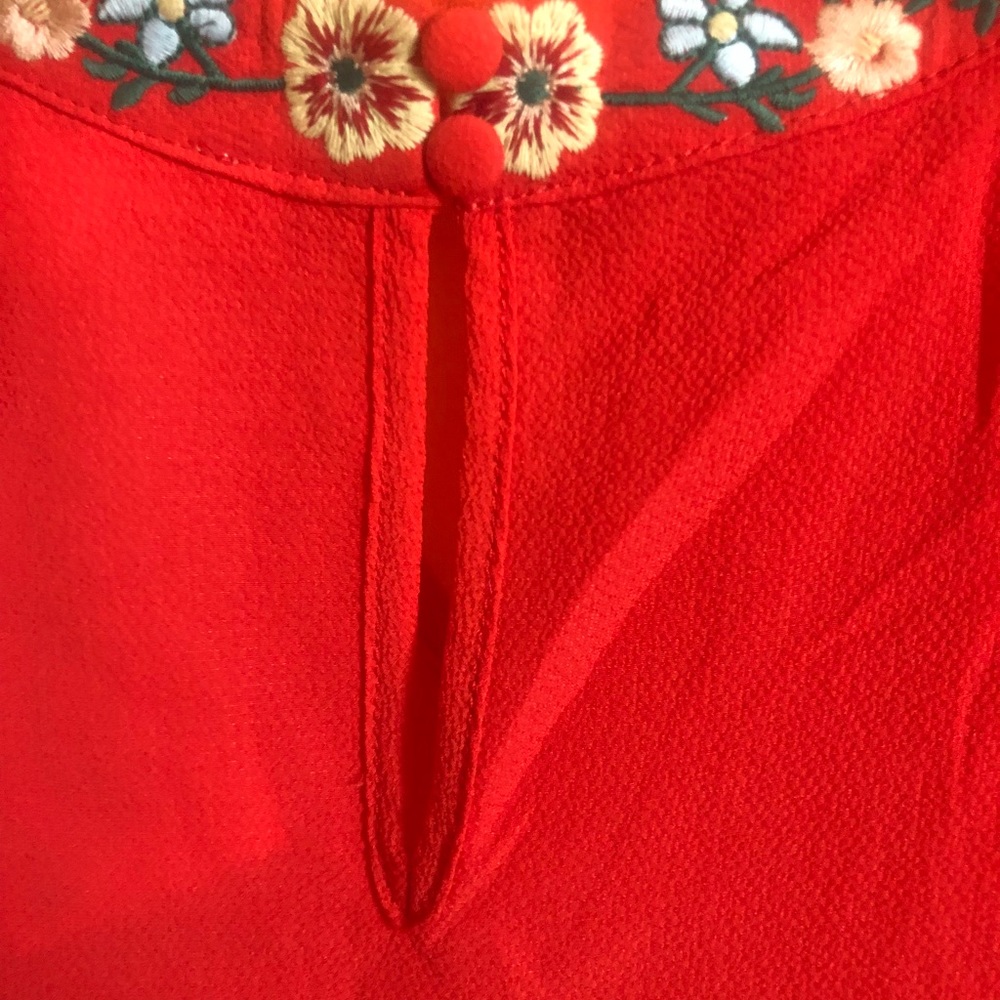 Top/Blouses - Picture 2 of 4